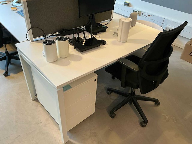 Bureau (7x) - afbeelding 11 van  18