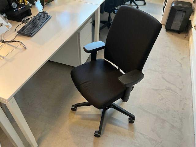 Bureau (7x) - afbeelding 15 van  18