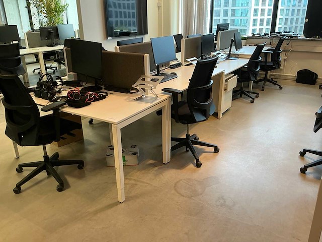 Bureau (7x) - afbeelding 1 van  16