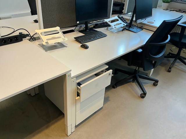Bureau (7x) - afbeelding 11 van  16