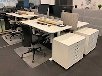 Bureau, bureaustoel en ladeblok (4x) - afbeelding 1 van  21