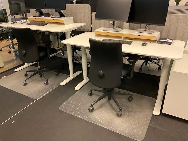 Bureau, bureaustoel en ladeblok (4x) - afbeelding 13 van  21