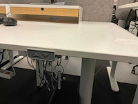 Bureau, bureaustoel en ladeblok (4x) - afbeelding 19 van  21