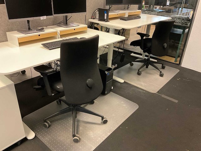Bureau, bureaustoel en ladeblok (4x) - afbeelding 21 van  21
