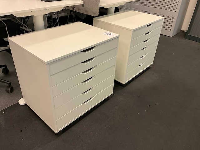 Bureau, bureaustoel en ladeblok (4x) - afbeelding 5 van  21