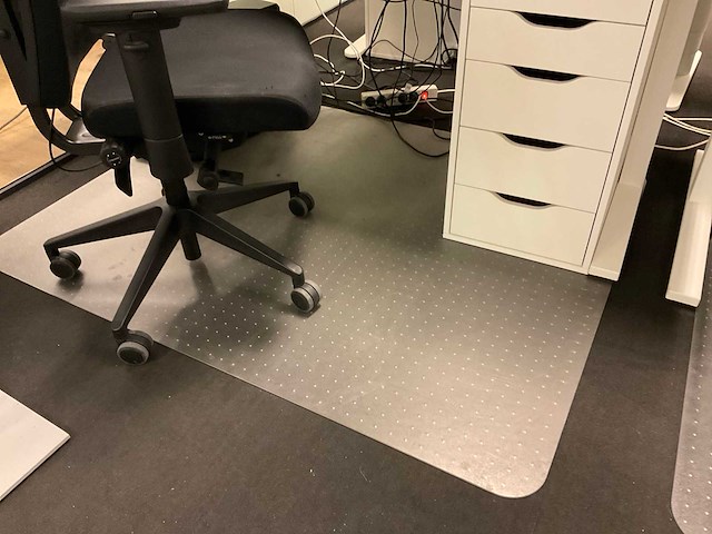 Bureau, bureaustoel en ladeblok - afbeelding 4 van  12