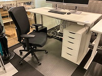 Bureau, bureaustoel en ladeblok - afbeelding 1 van  12