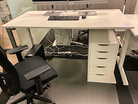 Bureau, bureaustoel en ladeblok - afbeelding 5 van  12