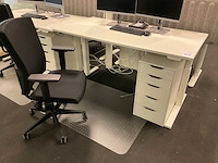 Bureau, bureaustoel en ladeblok - afbeelding 1 van  11
