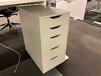 Bureau, bureaustoel en ladeblok - afbeelding 7 van  11