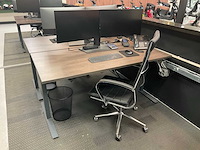 Bureau + dell 27” schermen + bureaustoel - afbeelding 1 van  8