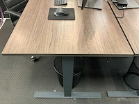 Bureau + dell 27” schermen + bureaustoel - afbeelding 2 van  8