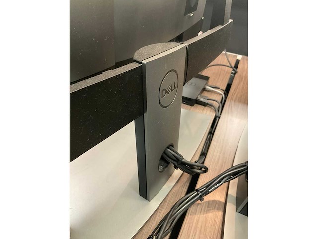 Bureau + dell 27” schermen + bureaustoel - afbeelding 5 van  8