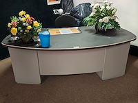 Bureau, halfrond - afbeelding 1 van  3