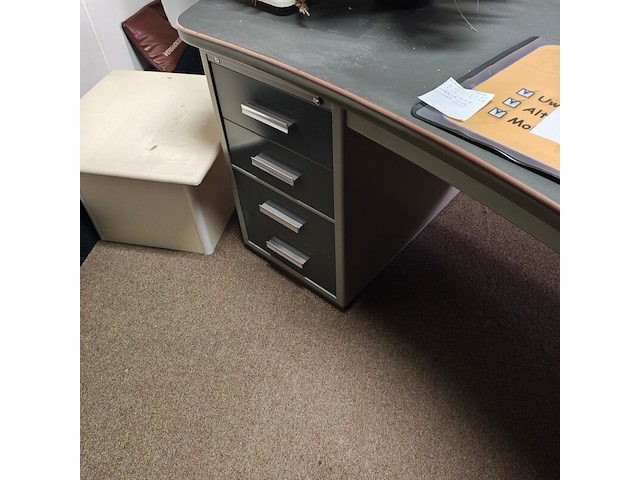 Bureau, halfrond - afbeelding 2 van  3