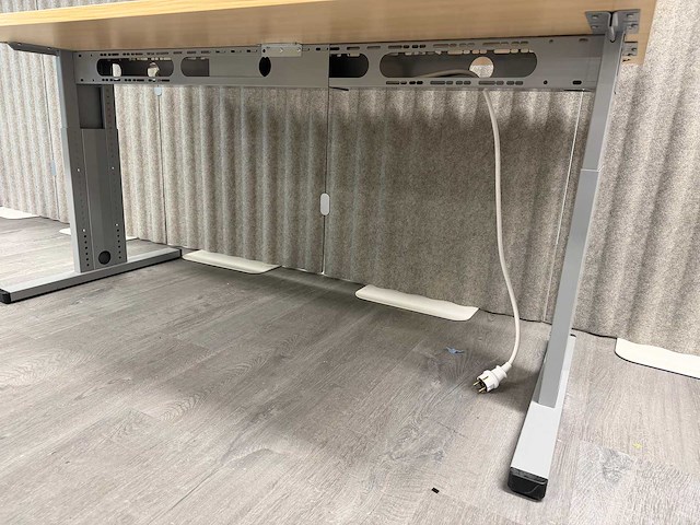 Bureau (in hoogte verstelbaar) (2x) - afbeelding 5 van  6