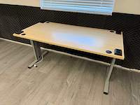 Bureau (in hoogte verstelbaar) (2x) - afbeelding 1 van  13