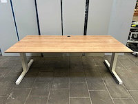 Bureau in hoogte verstelbaar (2x) - afbeelding 1 van  4
