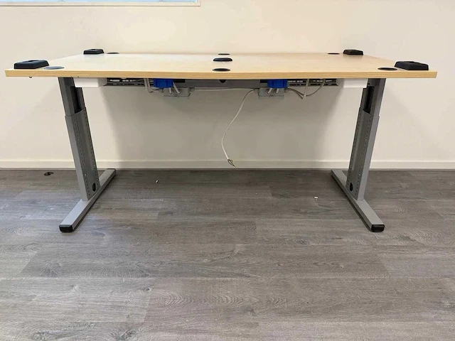 Bureau (in hoogte verstelbaar) (2x) - afbeelding 2 van  3