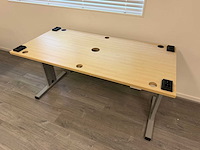 Bureau (in hoogte verstelbaar) - afbeelding 1 van  6