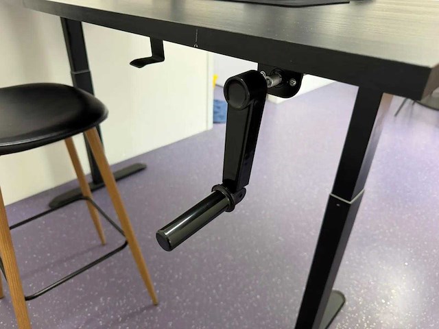 Bureau (in hoogte verstelbaar) - afbeelding 2 van  2