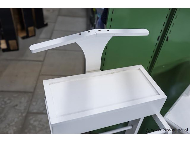 Bureau incl. dressboy - afbeelding 3 van  3