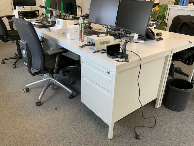Bureau inclusief bureaustoel (11x) - afbeelding 2 van  28