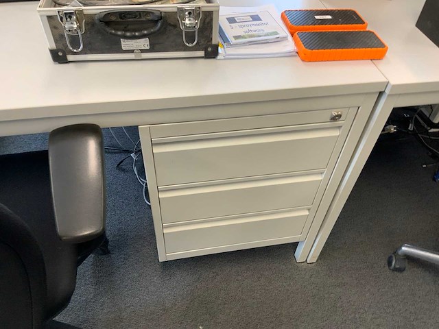 Bureau inclusief bureaustoel (11x) - afbeelding 6 van  28