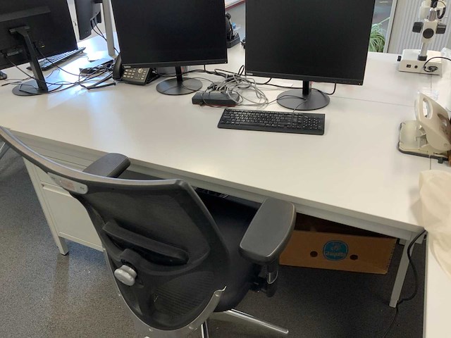Bureau inclusief bureaustoel (11x) - afbeelding 8 van  28