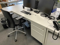 Bureau inclusief bureaustoel (11x) - afbeelding 1 van  28