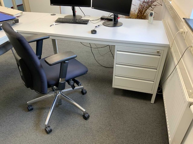 Bureau inclusief bureaustoel (11x) - afbeelding 14 van  28