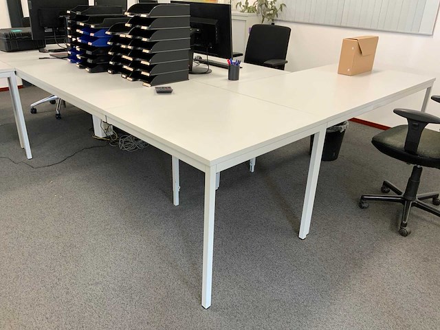 Bureau inclusief bureaustoel (11x) - afbeelding 17 van  28