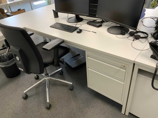 Bureau inclusief bureaustoel (11x) - afbeelding 12 van  28