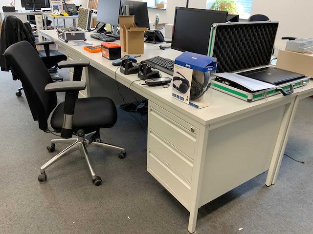 Bureau inclusief bureaustoel (11x) - afbeelding 27 van  28