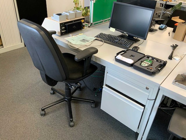 Bureau inclusief bureaustoel (11x) - afbeelding 3 van  23
