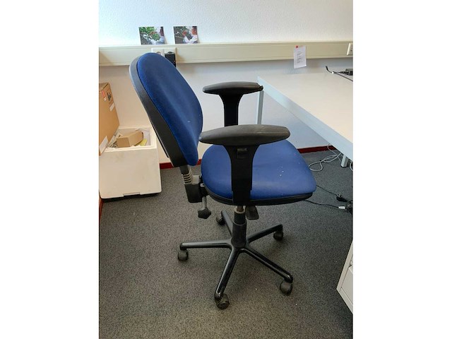 Bureau inclusief bureaustoel (11x) - afbeelding 21 van  23