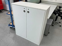 Bureau inclusief werkstoel, 2 ladenblokken en werkplaatskast - afbeelding 4 van  8