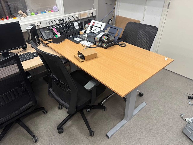 Bureau met 2 stoelen - afbeelding 1 van  5