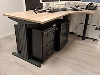 Bureau met 2x ladeblok - afbeelding 1 van  6