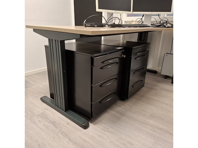 Bureau met 2x ladeblok - afbeelding 3 van  6