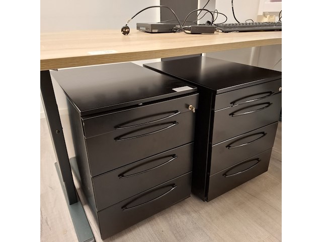 Bureau met 2x ladeblok - afbeelding 6 van  6