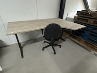 Bureau met bureaustoel, ahrend, mehes - afbeelding 1 van  4