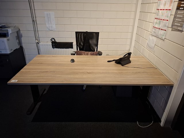 Bureau met bureaustoel en 3x ladeblok - afbeelding 2 van  8