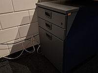 Bureau met bureaustoel en 3x ladeblok - afbeelding 7 van  8