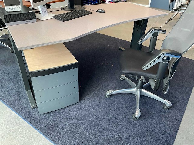 Bureau met bureaustoel en ladeblok (2x) - afbeelding 2 van  16