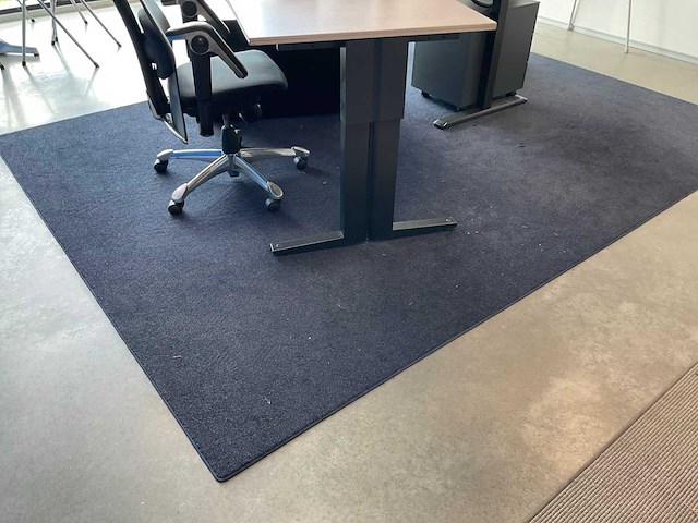 Bureau met bureaustoel en ladeblok (2x) - afbeelding 7 van  16