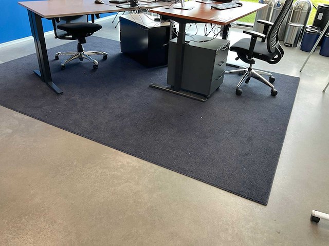 Bureau met bureaustoel en ladeblok (2x) - afbeelding 8 van  16