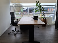 Bureau met bureaustoel en ladeblok - afbeelding 1 van  11