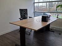 Bureau met bureaustoel en ladeblok - afbeelding 4 van  11