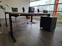 Bureau met bureaustoel en ladeblok - afbeelding 3 van  9